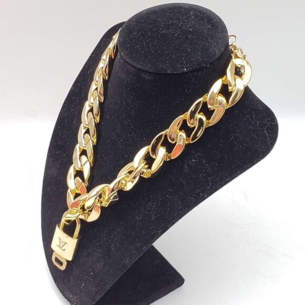 100% Auth Louis Vuitton Lock & Key w/ Unbranded Gold Plated Chain Necklace LCN20 - Picture 10 of 10